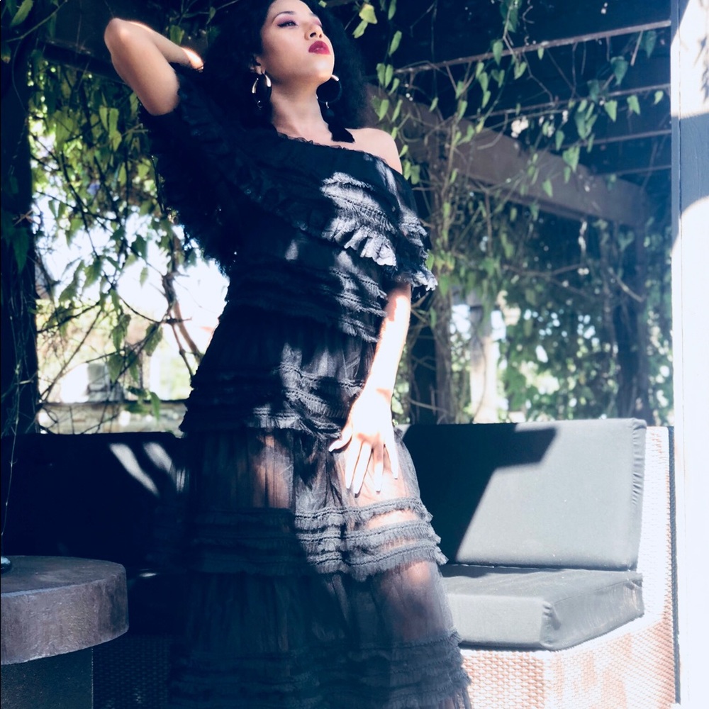Black off the shoulder maxi dress - Picture 1 of 8